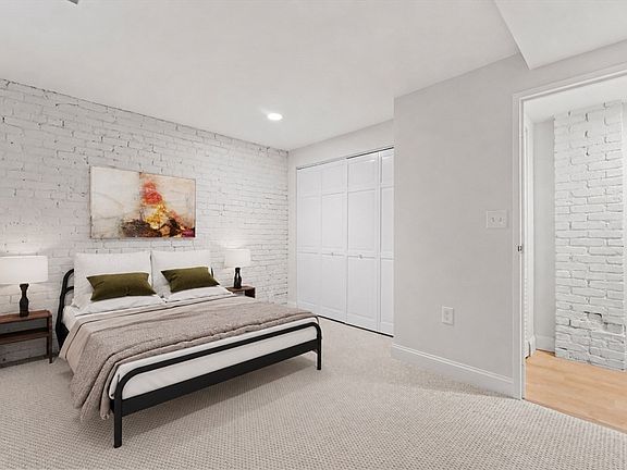 5th image of 103 Gainsborough St APT 102