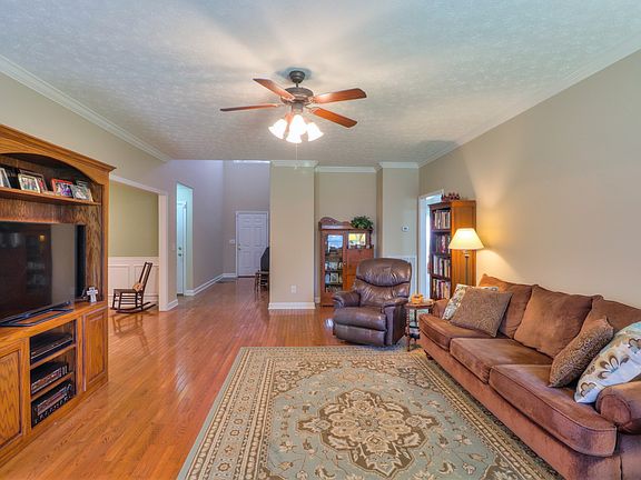 2nd image of 1617 Woodhaven Ct