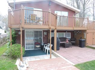 59418 Lakeshore Dr, Colon, MI 49040