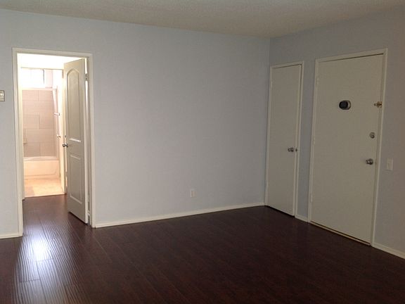 4th image of 1333 S Bundy Dr APT 6