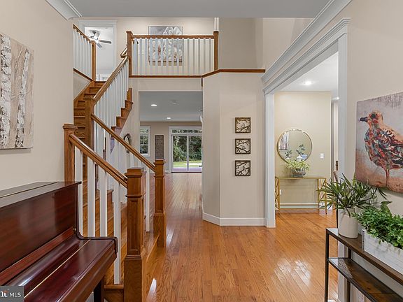 5th image of 110 Davidson Dr