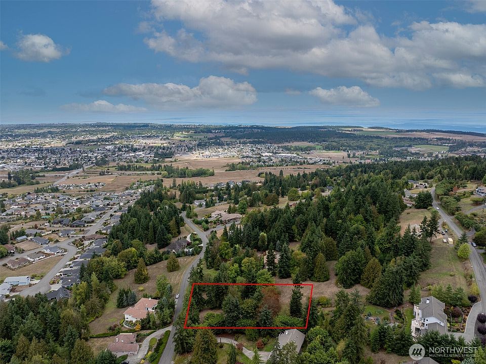 2nd image of 913 Fox Hollow