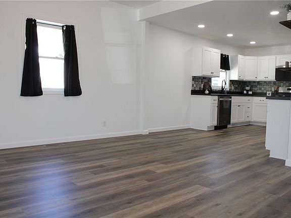 3rd image of 313 N Wood St