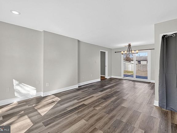 3rd image of 6307 Cottonwood Dr