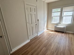2201 5th Ave S #203, Minneapolis, MN 55404