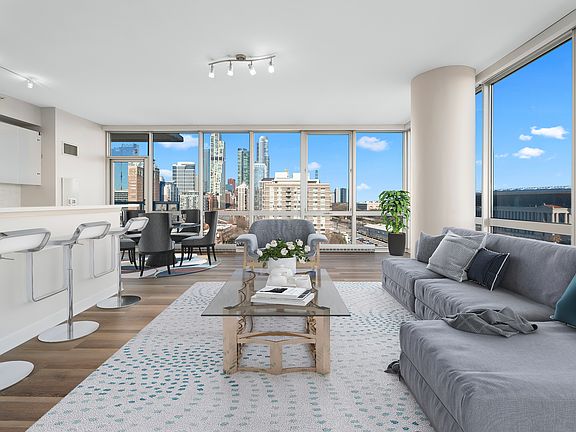 2nd image of 1629 S Prairie Ave #1101
