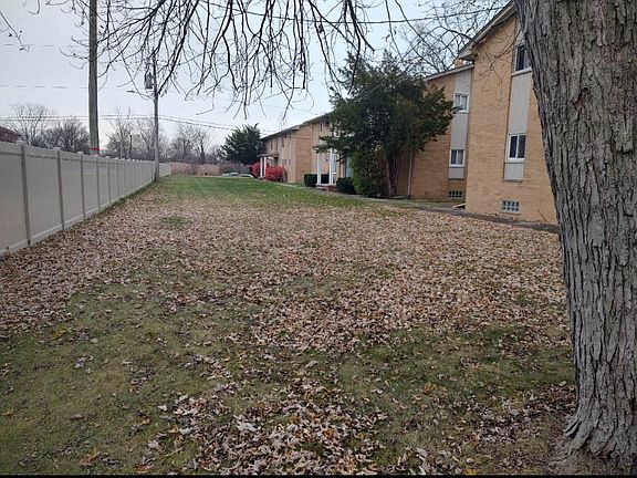 5th image of 29453 W Jefferson Ave