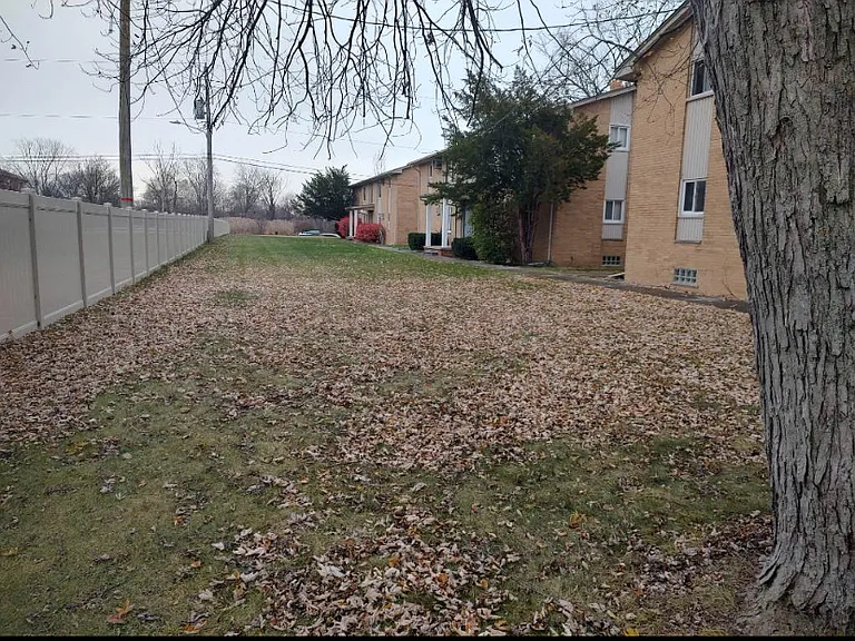29453 W Jefferson Ave — Photo 5