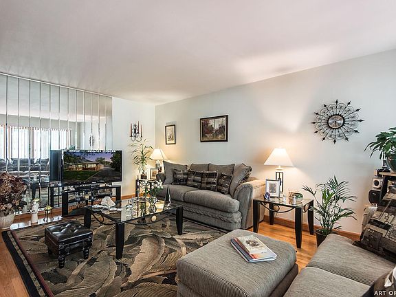 2nd image of 5522 W Otto Pl