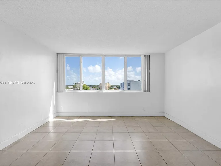 9143 SW 77th Ave #B710 — Photo 4
