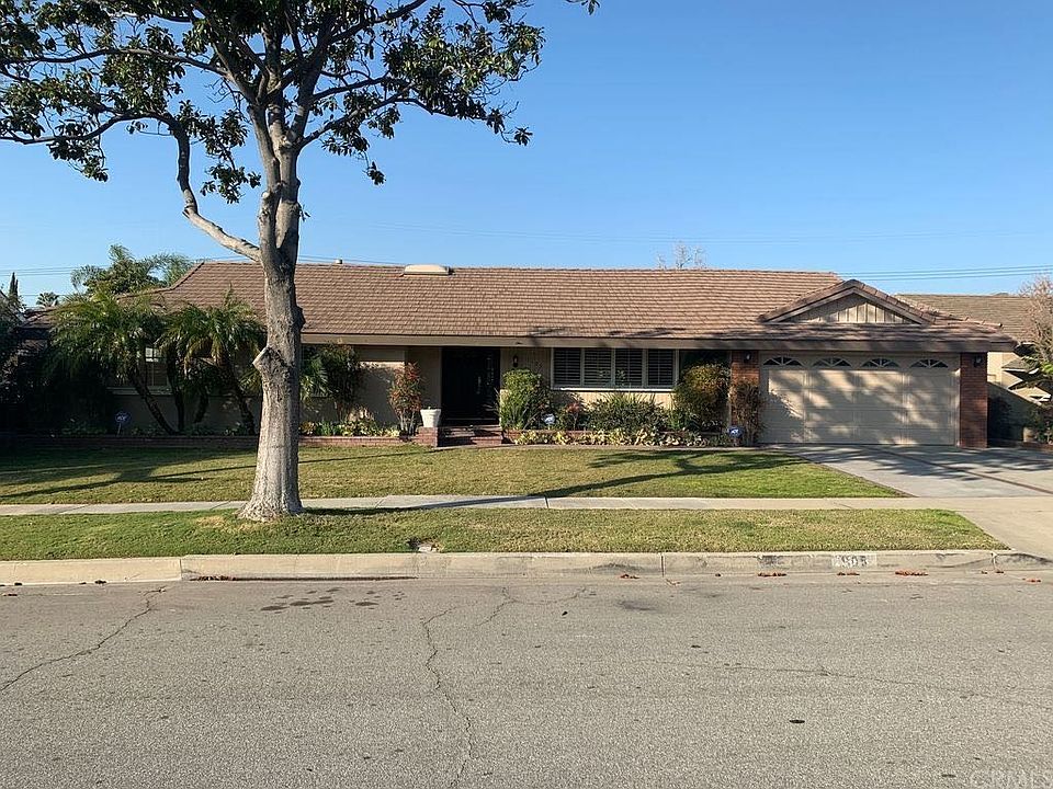 1st image of 1105 E Buckeyewood Ave