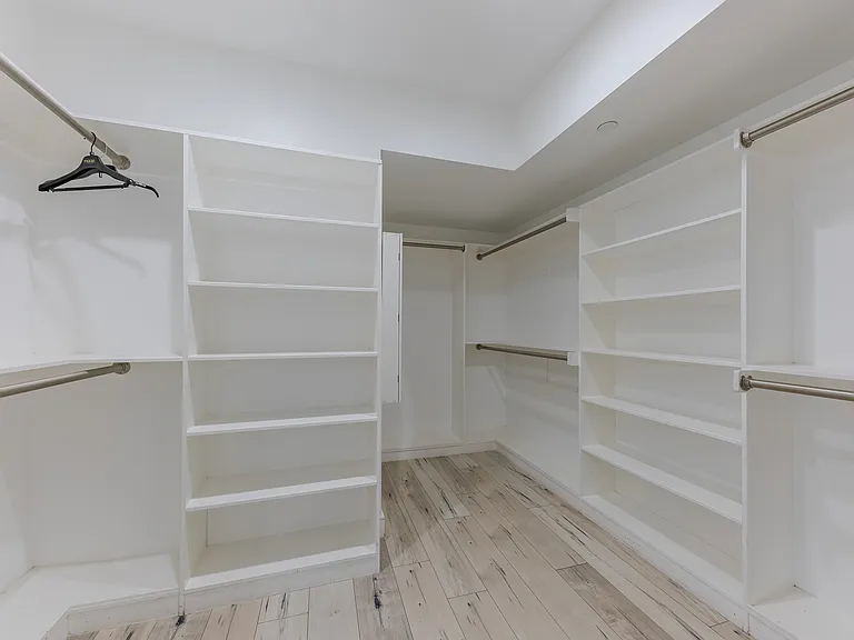 4240 Barrett Rd — Photo 26