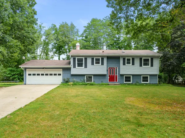 1701 S Shore Dr, Portage, MI 49002