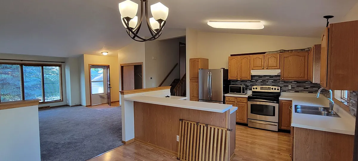 Building Photo - 6401 Toribrooke Ln