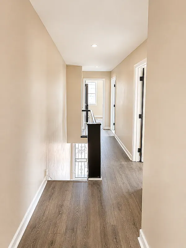 3 bed, 980 sqft, $1,850 — Photo 2