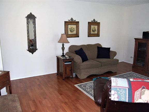3rd image of 864 Arundel Way