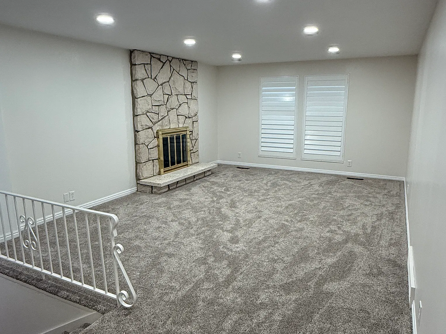 4 bed, 2600 sqft, $2,200 — Photo 3