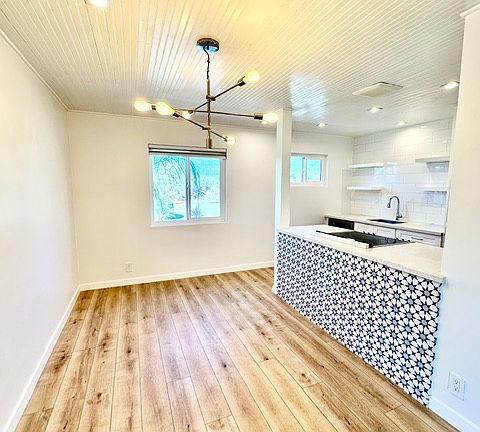 4th image of 160 Ash Ave APT 1