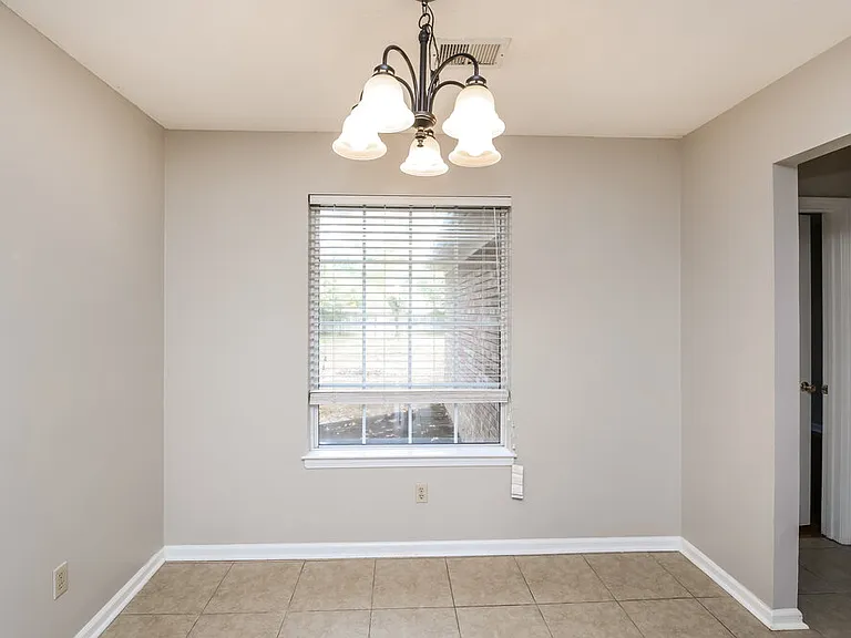 2350 Heather Rdg — Photo 6