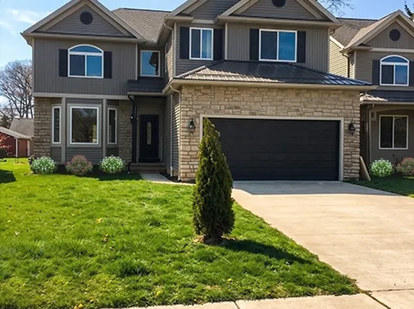 487 Parkside Dr, Bay Village, OH 44140