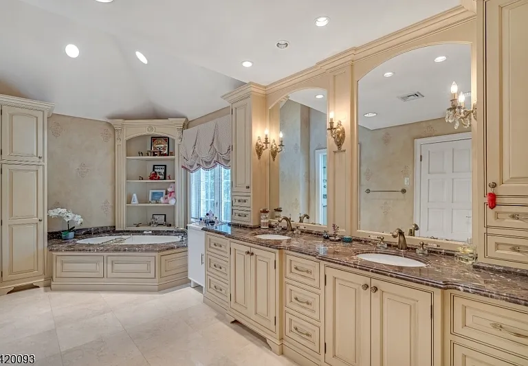 787 Peach Tree Ln — Photo 32