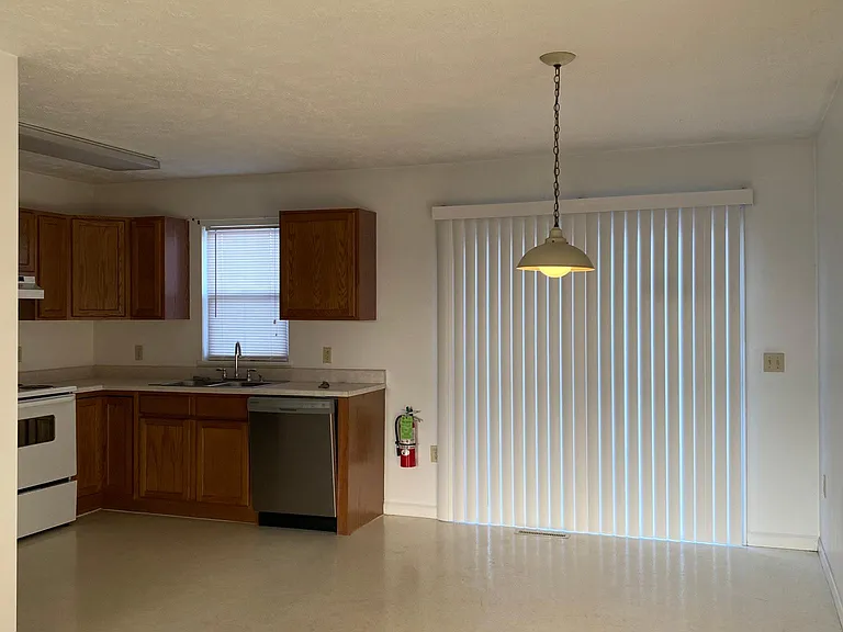 110 Court Side Ln #310 — Photo 8