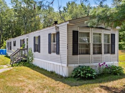 209 Hampstead Rd, Derry, NH, 03038