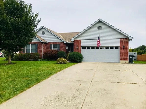 1130 Crimson Ct, Waynesville, OH 45068