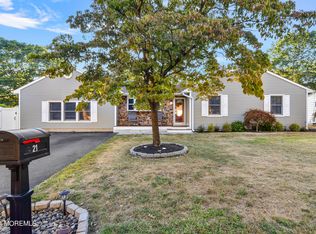 21 Blake Dr, Howell, NJ 07731