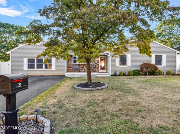 21 Blake Drive, Howell, NJ 07731