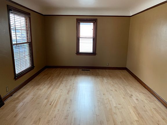 3rd image of 1915 N Alvin St