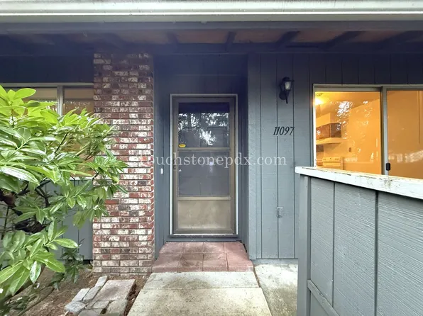 Cozy 2BD Apartment with Patio, East Portland, 11097 E Burnside St, Portland, OR 97220