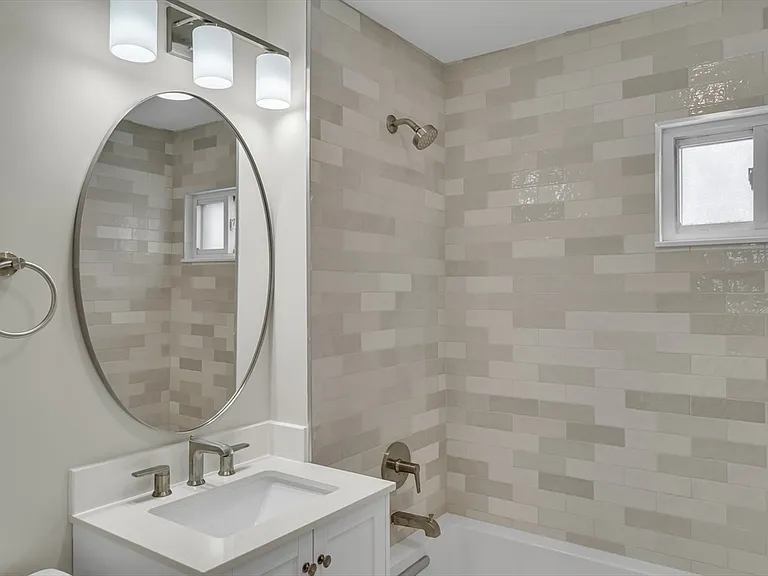 19 Fairview Ave #B — Photo 25
