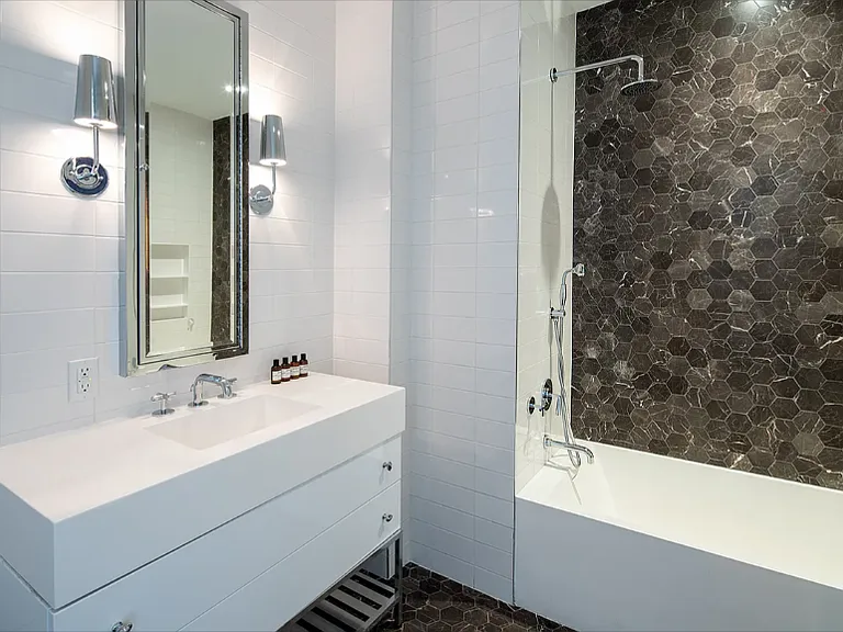 338 Berry St #4D — Photo 13