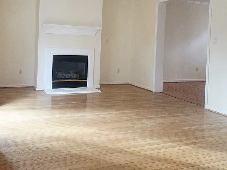172 Kingston Dr — Photo 3