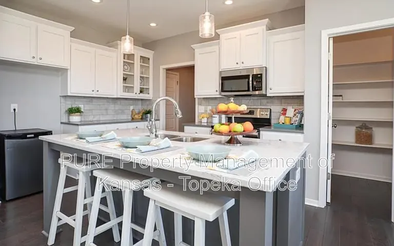 21705 W 46th Ter — Photo 11