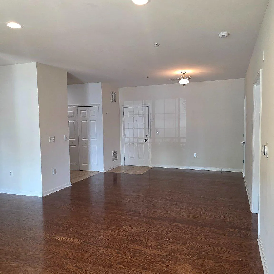 2 bed, 2.0 bath, 1138 sqft, $2,350 — Photo 3