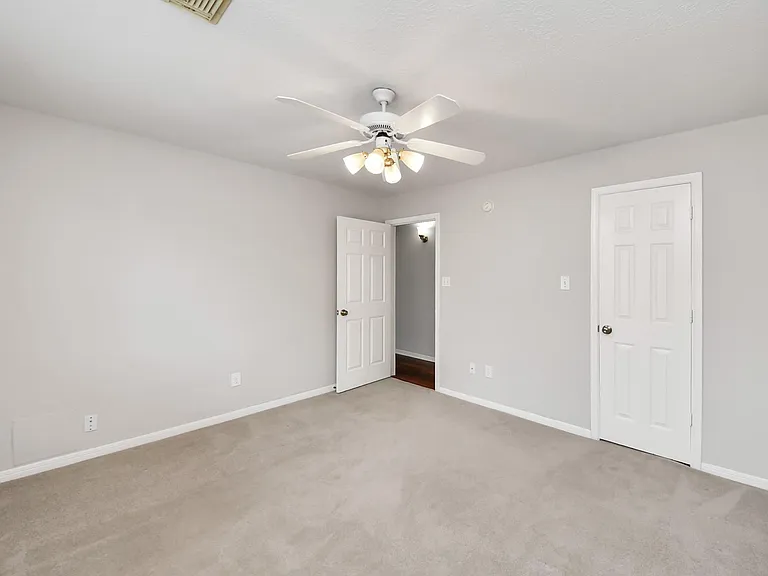 1611 Barton Creek Trl — Photo 37