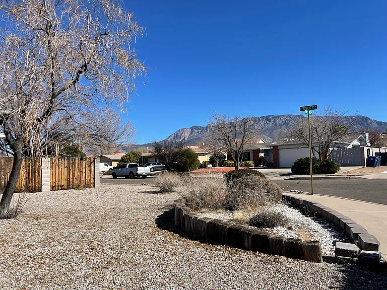 9009 Pony Express Trl NE — Photo 20