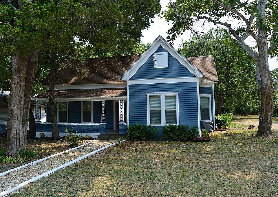1st image of 815 S College St