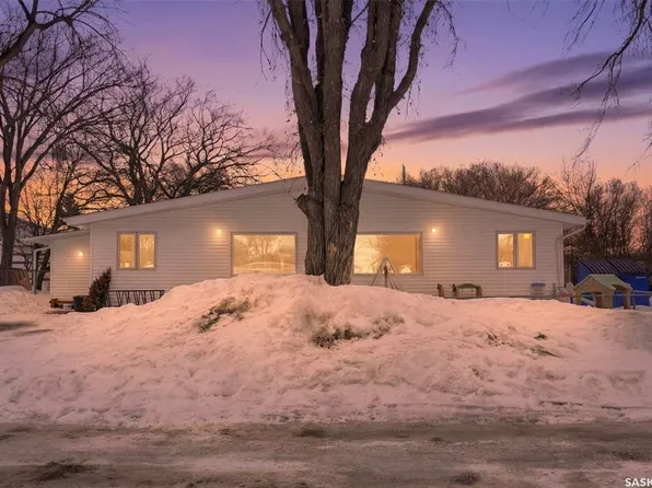 33 Antrim STREET, Lanigan, SK S0K 2M0