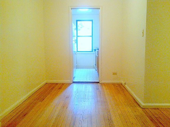 3rd image of 424 W 205th St APT 3C