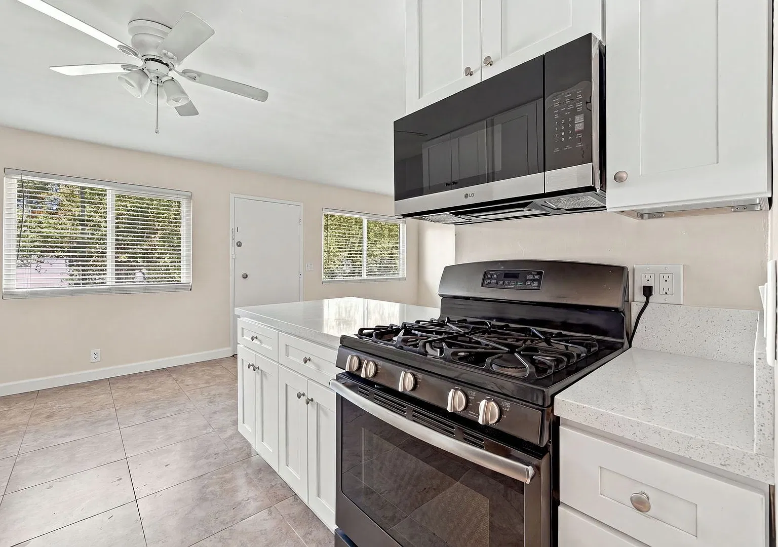401 South Birch Street Santa Ana, CA 92701-5668 — Photo 1