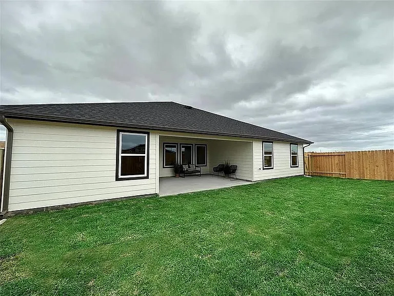 4115 Prairie Grove Dr — Photo 33