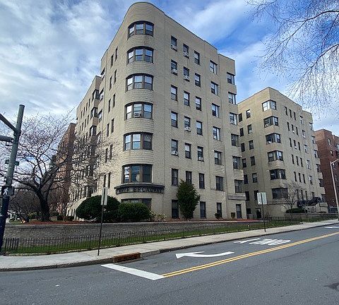 2nd image of 311 Main St Floor 1E