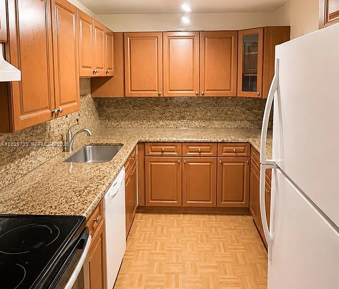 8520 SW 133rd Avenue Rd #210 — Photo 2