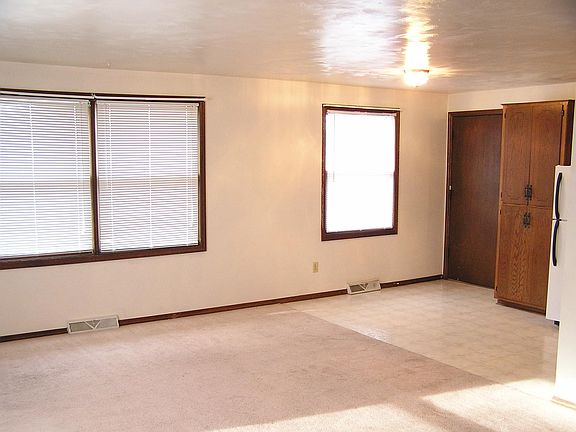 2nd image of 1740 Newberry Ave APT 4