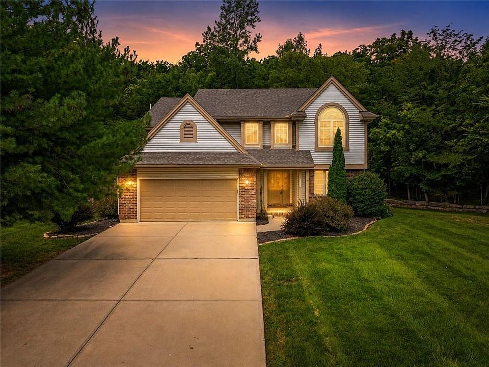 1st image of 3010 S Bradford Ln