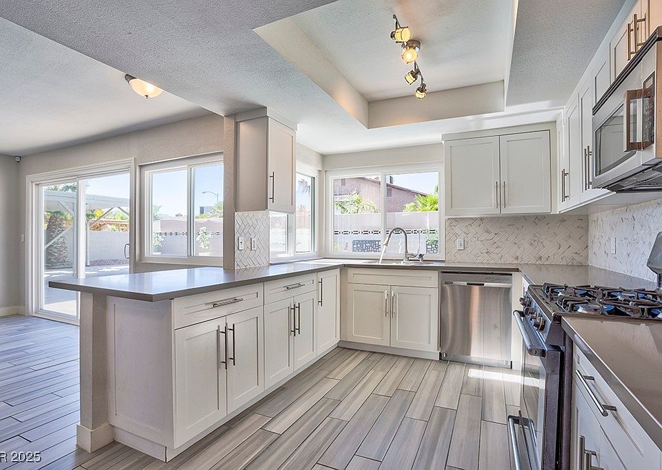1st image of 6848 Groveview Ln