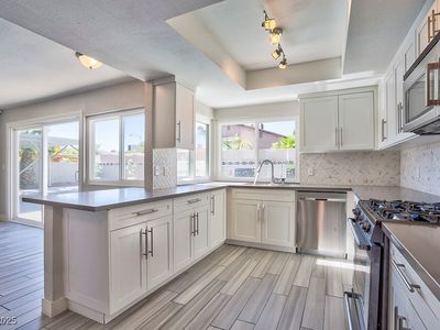 6848 Groveview Ln, Las Vegas, NV, 89103